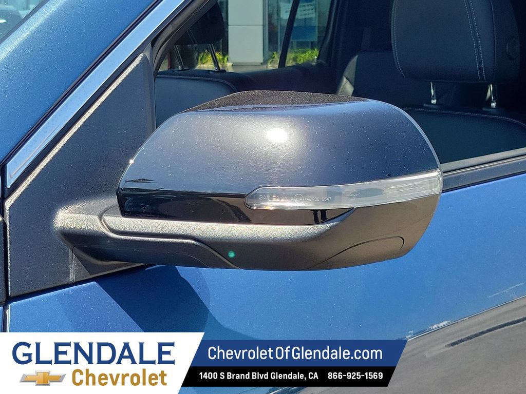 Certified 2025 Chevrolet Traverse LT FWD image 19