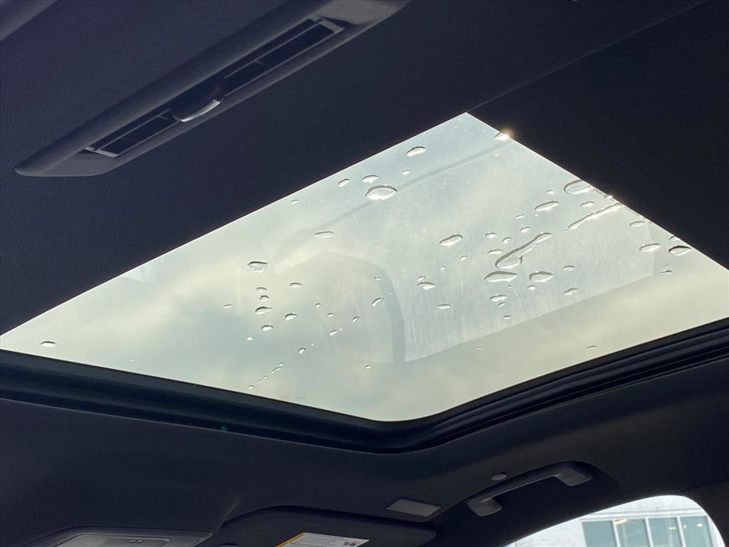 New 2026 Chevrolet Traverse RS w/ LPO, Floor Liner Package image 23