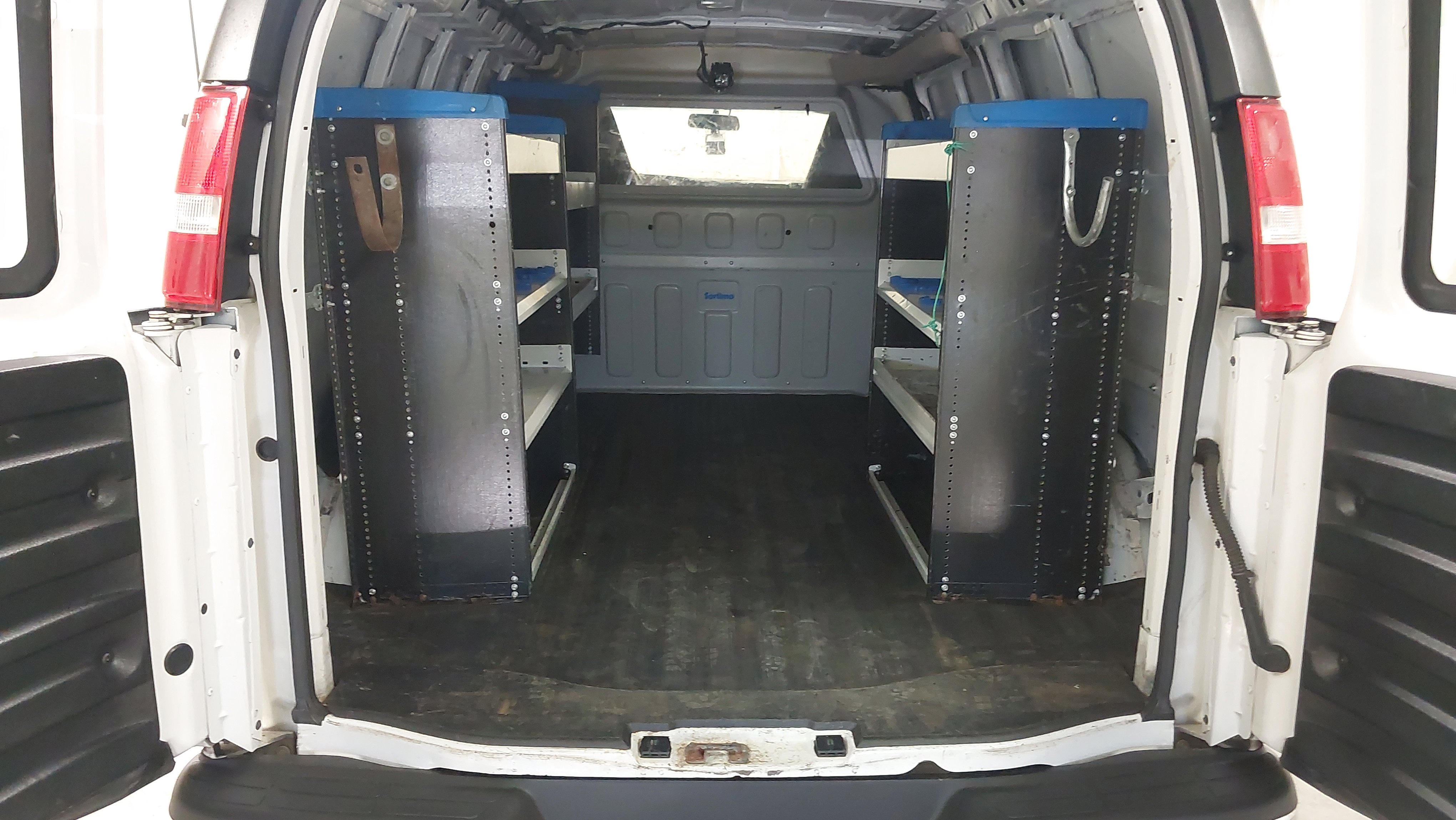 Used 2020 Chevrolet Express 2500 w/ Driver Convenience Package image 27