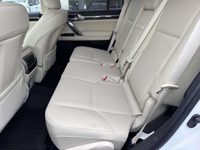 Used 2023 Lexus GX 460 Luxury w/ Accessory Package AWD/4WD image 17