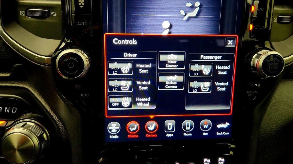 Used 2021 RAM 1500 Laramie w/ Sport Appearance Package AWD/4WD image 18