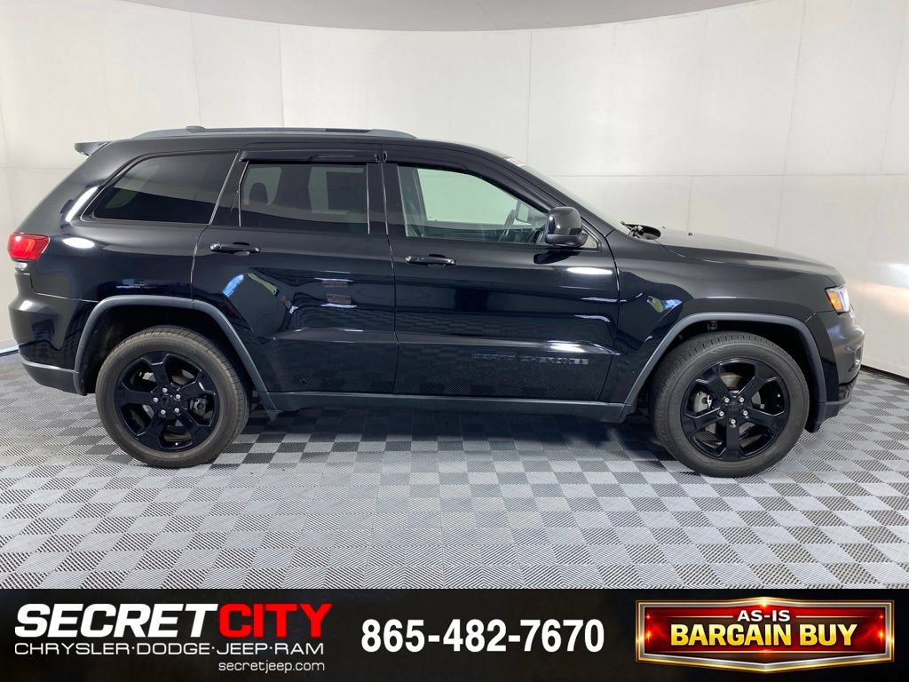 Used 2018 Jeep Grand Cherokee Laredo AWD/4WD image 8