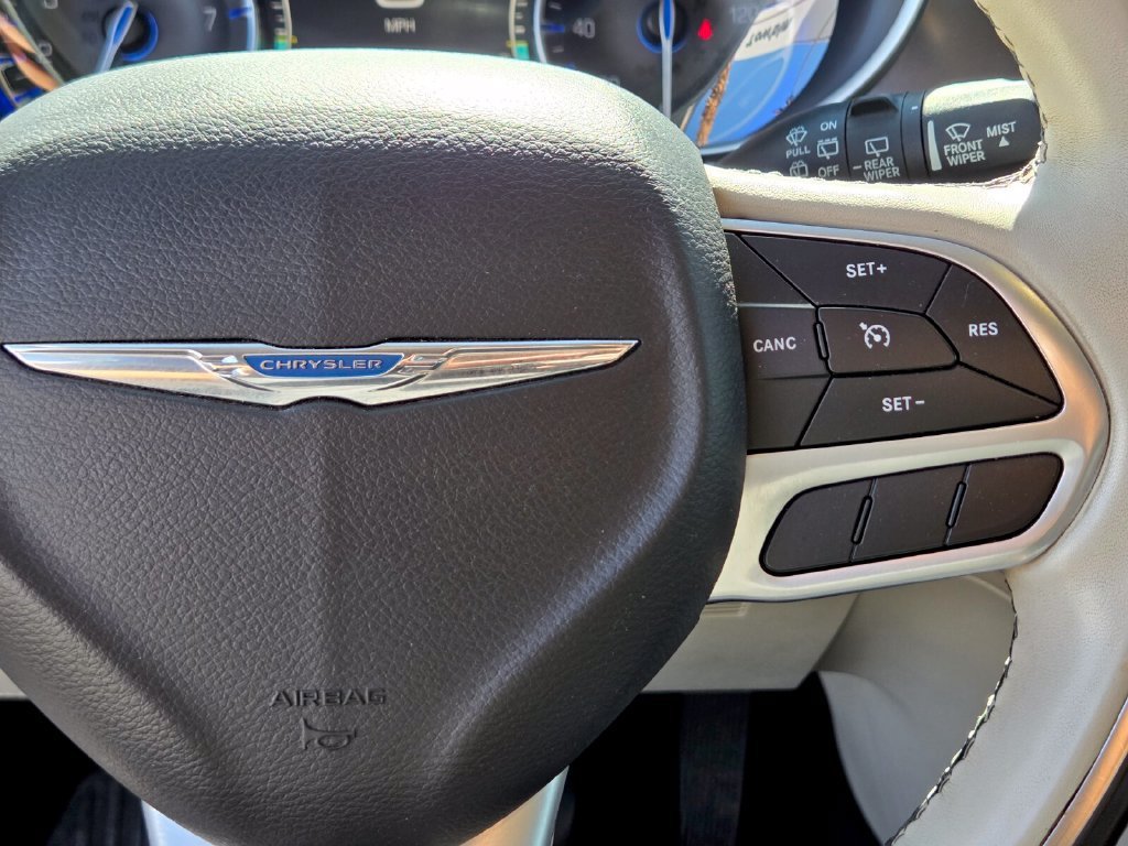Used 2019 Chrysler Pacifica Limited FWD image 28