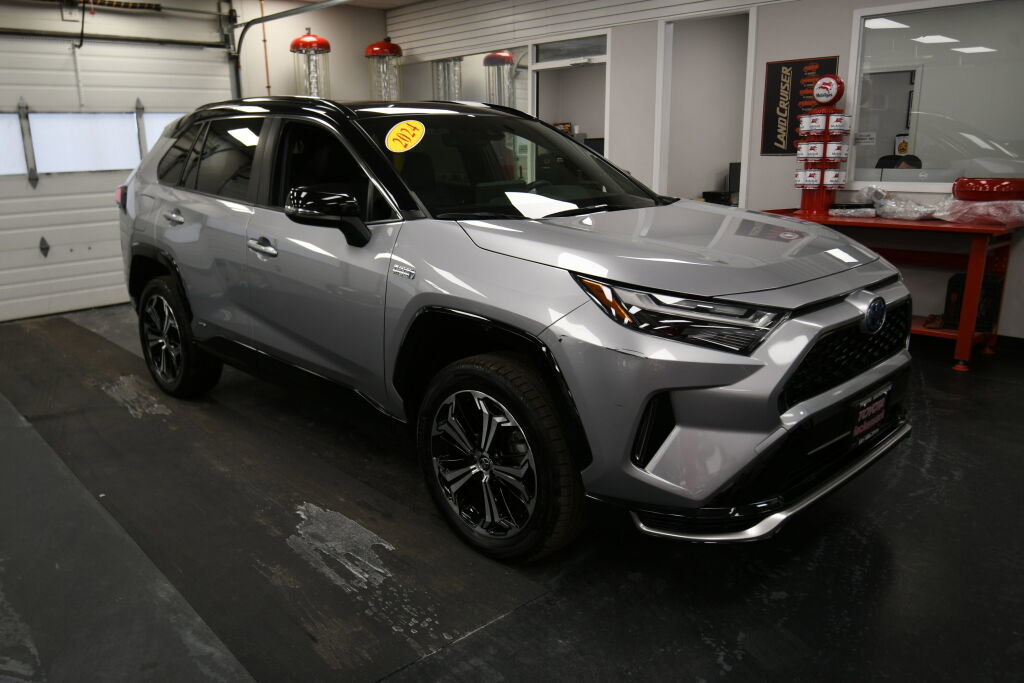 Used 2024 Toyota RAV4 XSE w/ Weather Package image 2
