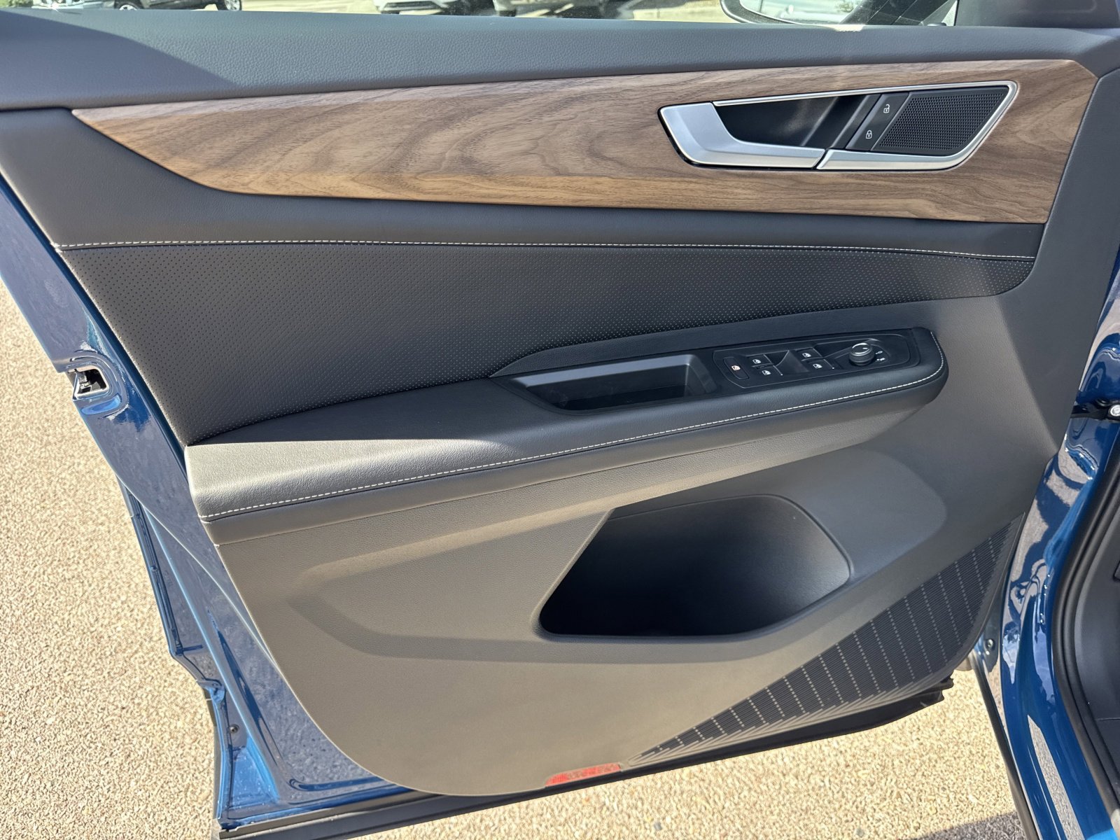 New 2026 Volkswagen Atlas SE image 11