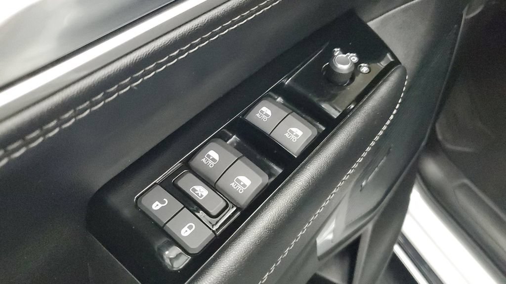 Used 2024 Jeep Wagoneer L Series II w/ Flexible Seating Group RWD image 23