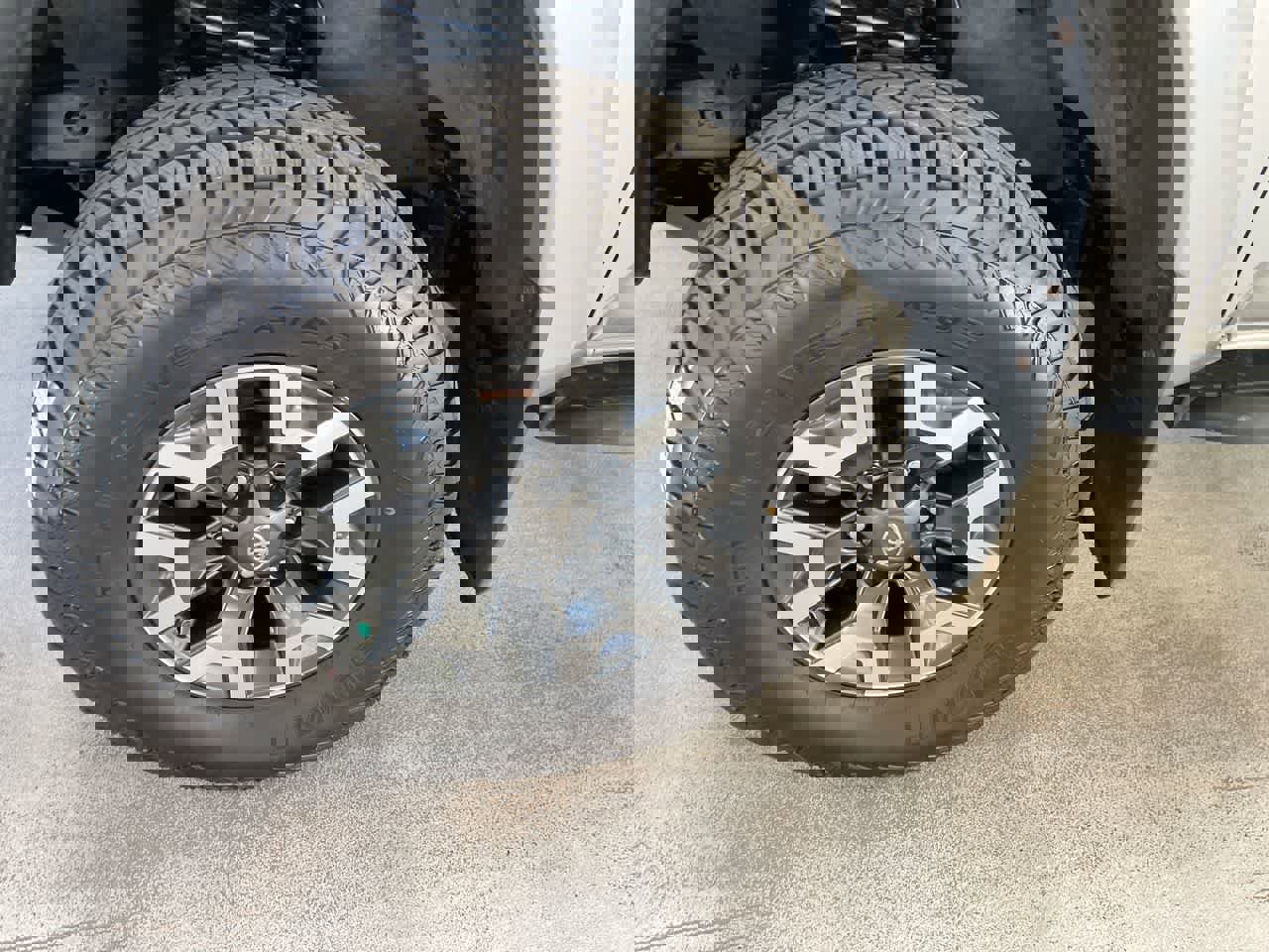 Used 2017 Toyota Tacoma TRD Off-Road image 10