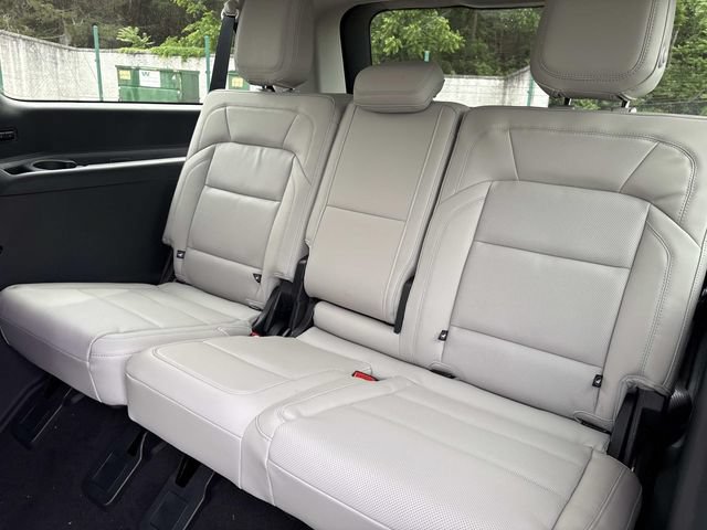 New 2026 Lincoln Navigator L Reserve AWD/4WD image 18