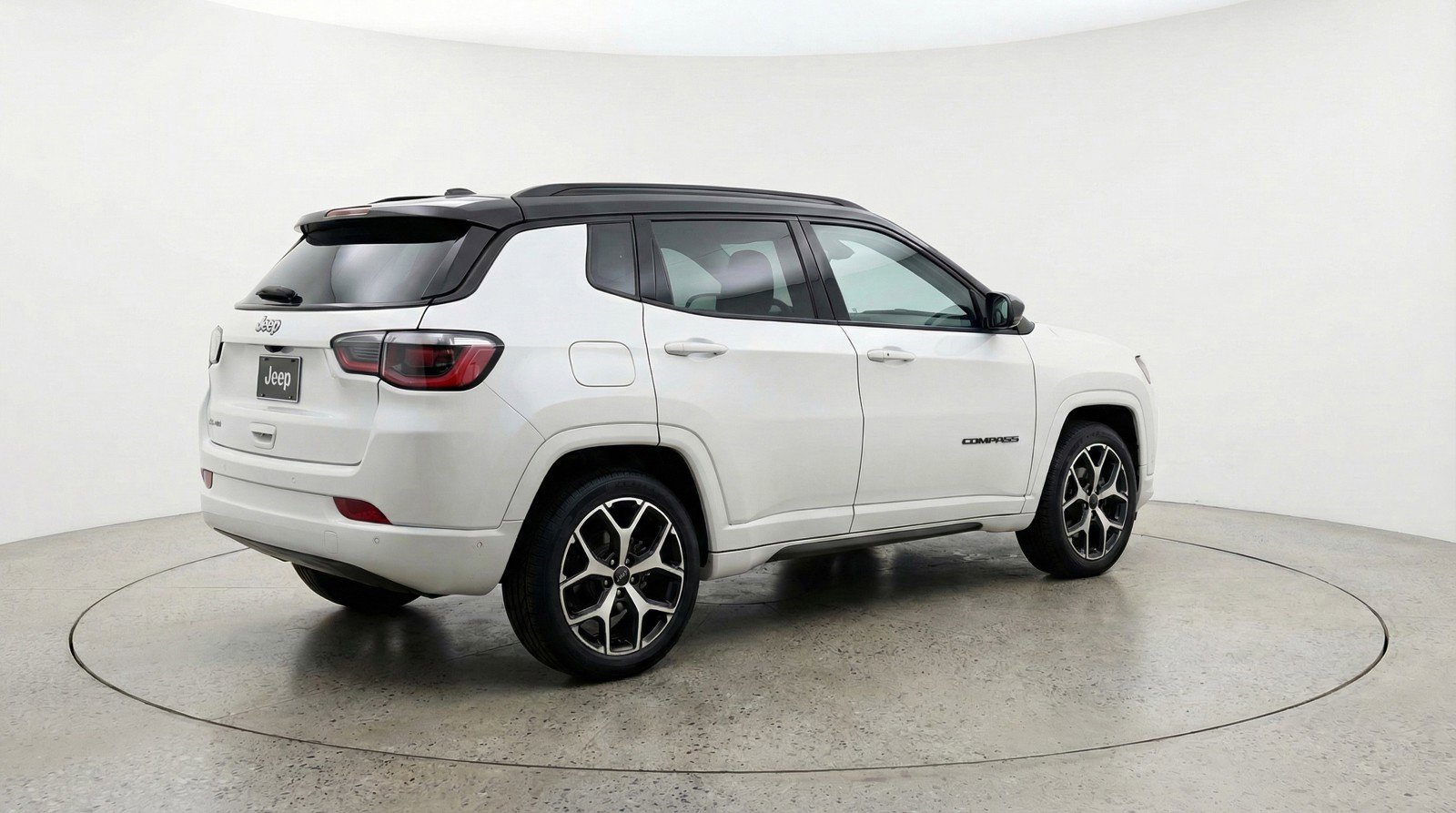 Used 2025 Jeep Compass Limited image 9