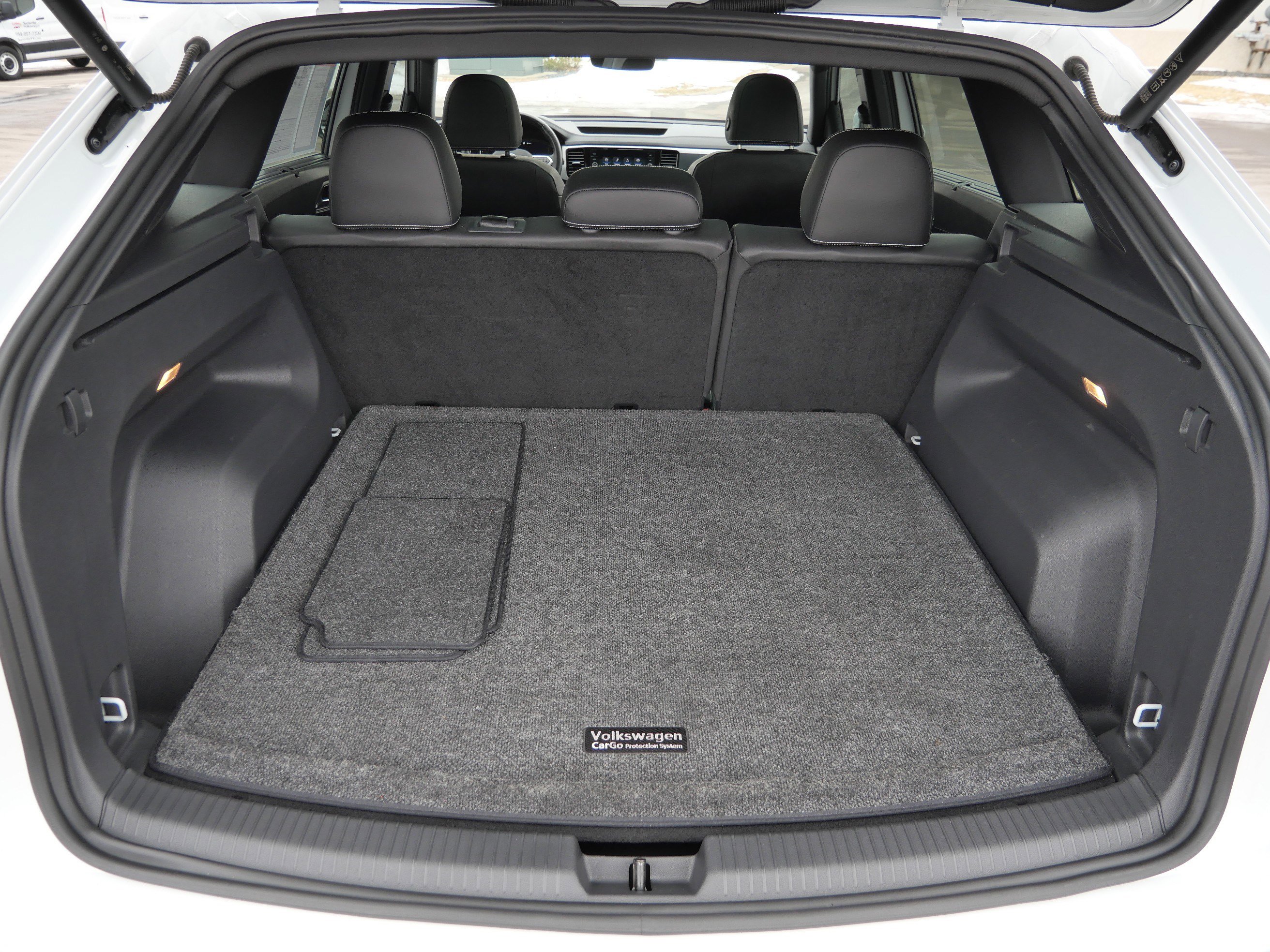 Certified 2023 Volkswagen Atlas Cross Sport SEL Premium R-Line image 18