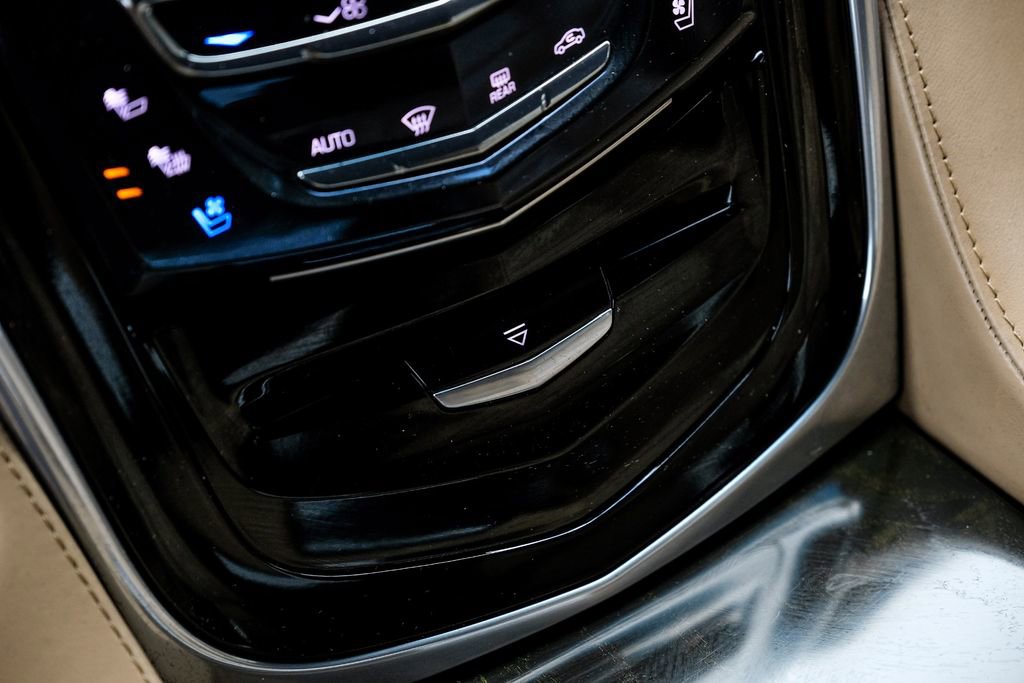 Used 2019 Cadillac Escalade Platinum image 28