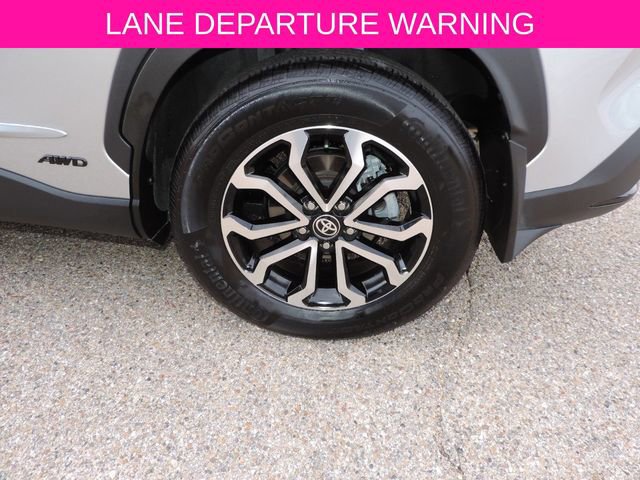 Used 2024 Toyota Corolla Cross SE image 15