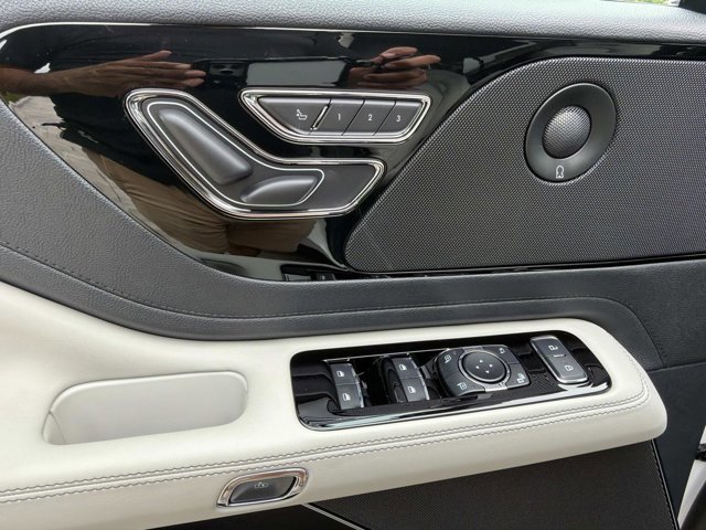 New 2026 Lincoln Aviator Reserve image 11