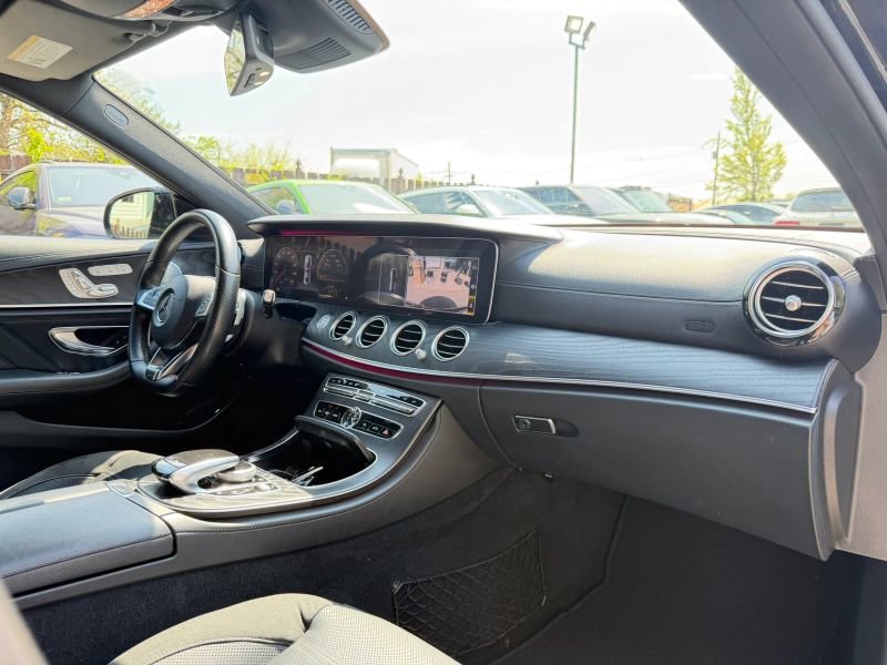 Used 2018 Mercedes-Benz E 43 AMG 4MATIC Sedan image 30
