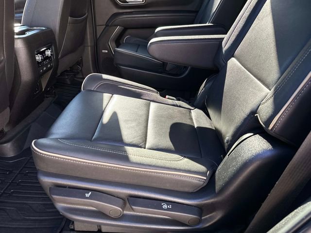 Used 2022 GMC Yukon SLT w/ SLT Premium Package AWD/4WD image 16