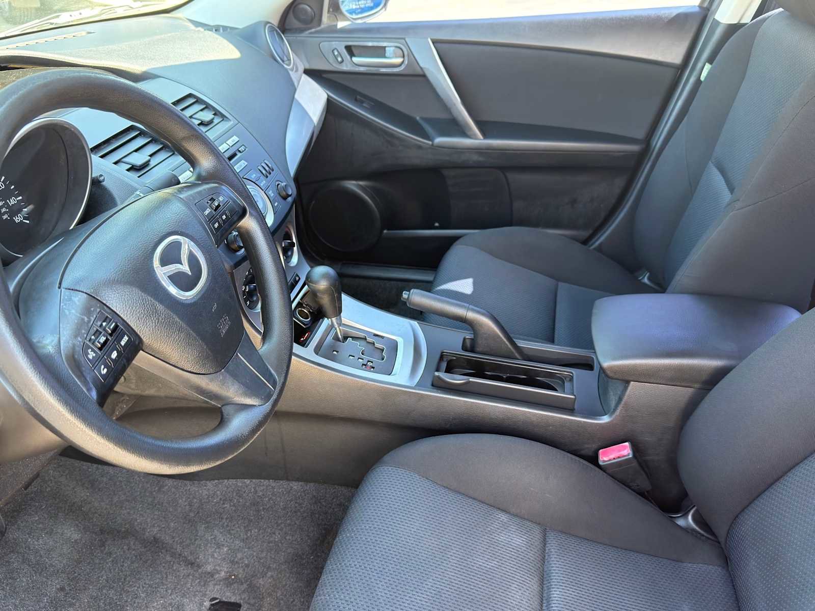 Used 2011 MAZDA MAZDA3 i Touring FWD image 6