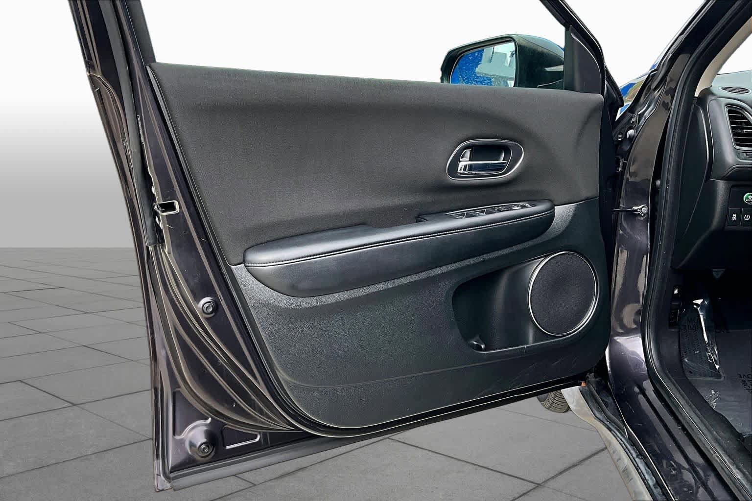 Used 2016 Honda HR-V EX image 22