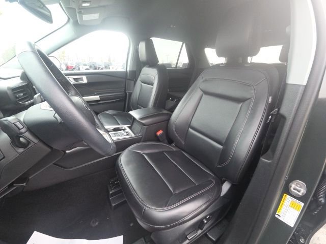 Used 2023 Ford Explorer XLT w/ Equipment Group 202A image 25
