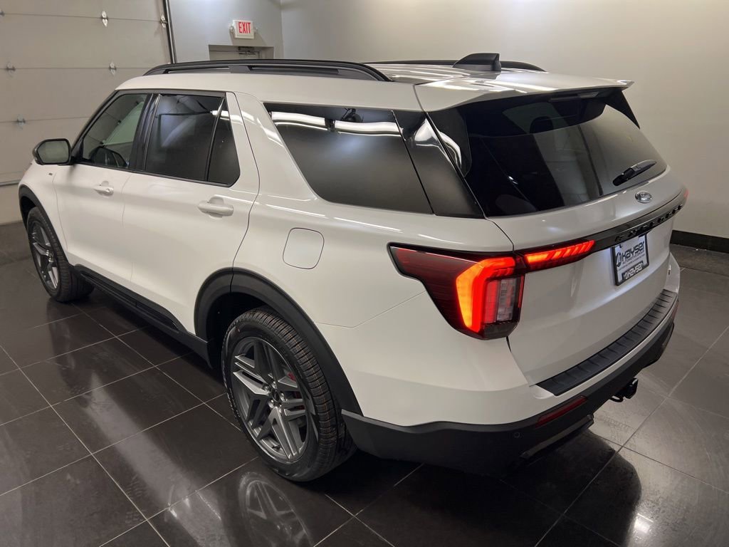 New 2026 Ford Explorer ST-Line w/ ST-Line Street Pack image 4