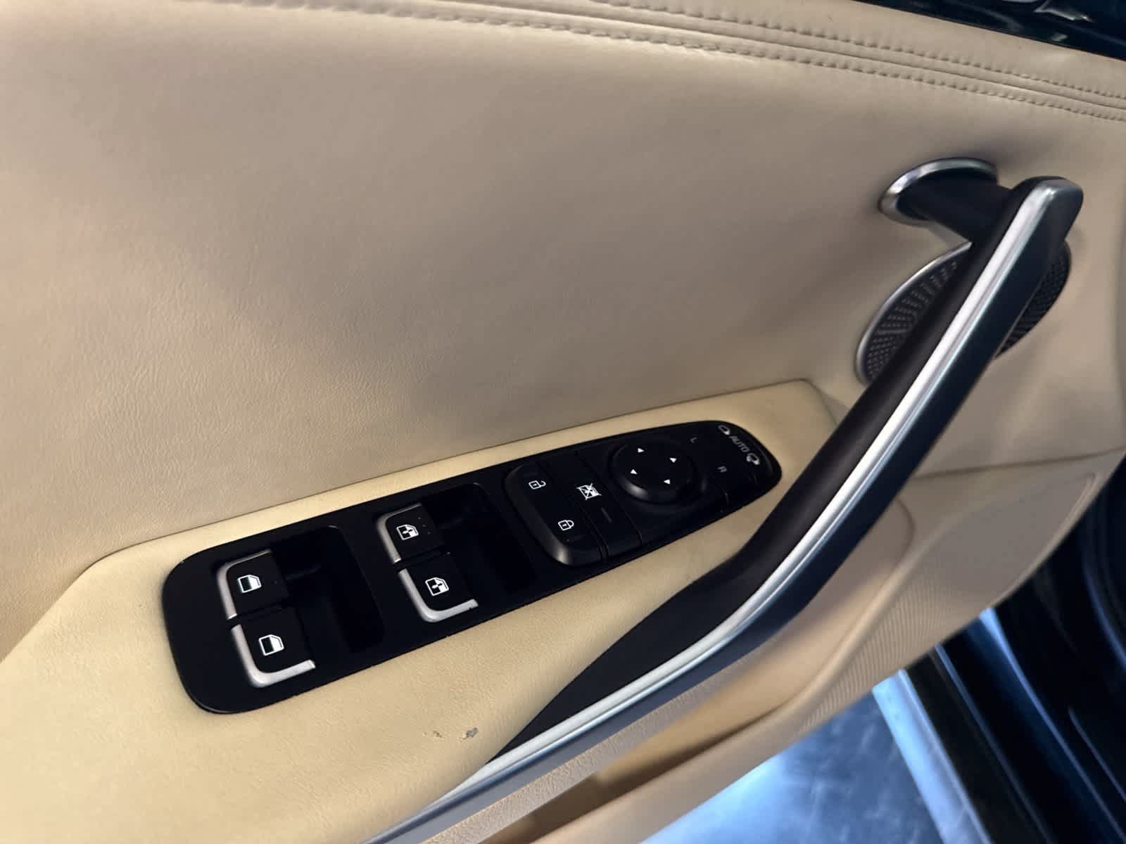 Used 2018 Kia Stinger Premium AWD/4WD image 18