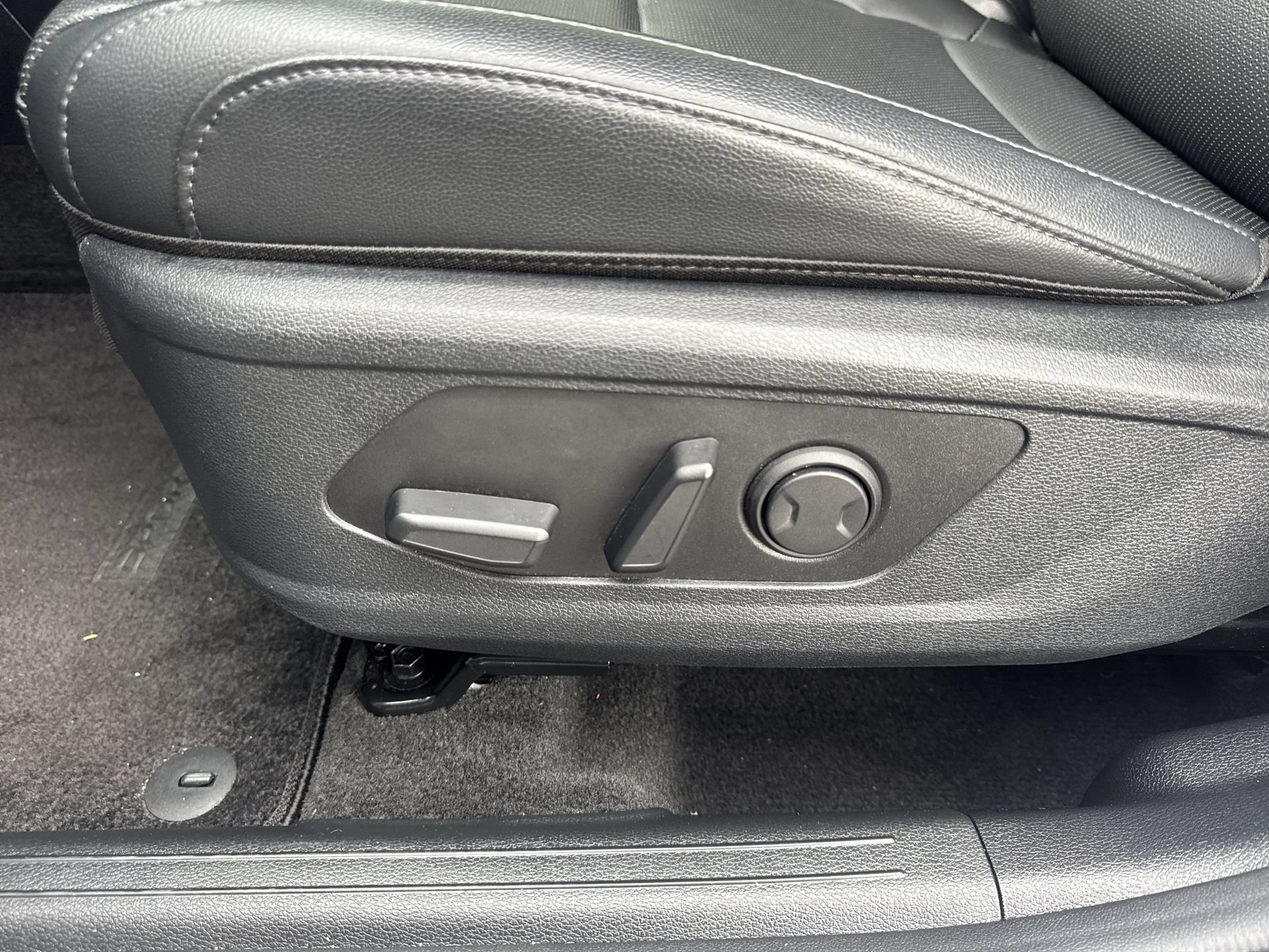 Used 2024 Kia Sportage SX FWD image 12