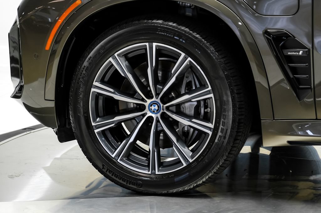 Used 2024 BMW X5 xDrive50e w/ M Sport Package AWD/4WD image 57