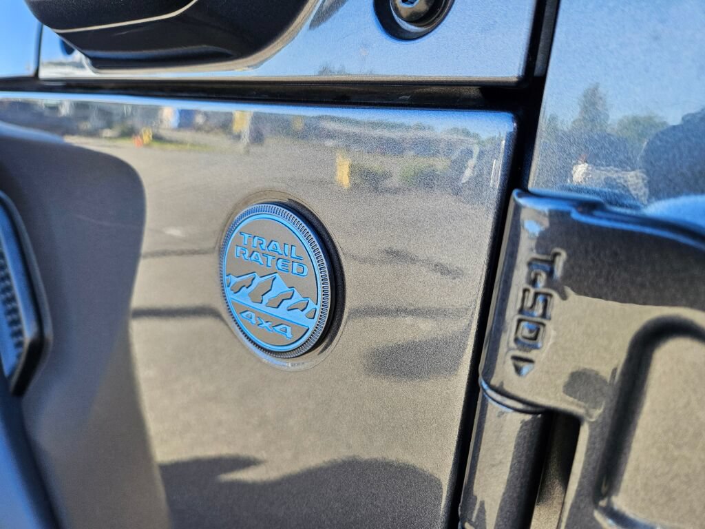 Used 2024 Jeep Wrangler Unlimited AWD/4WD image 11
