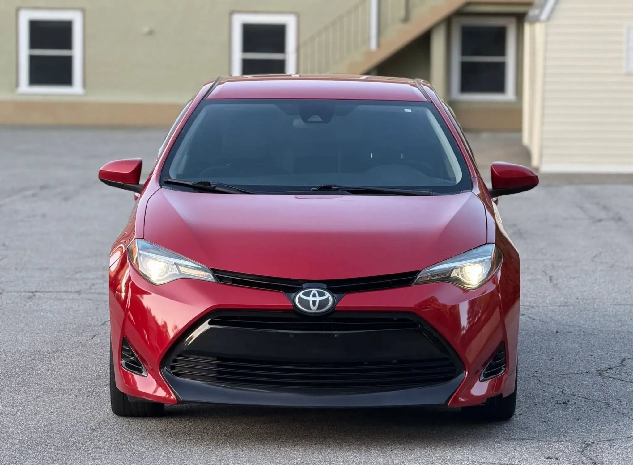 Used 2018 Toyota Corolla LE w/ Carpet Mat Package (TMS) FWD image 4