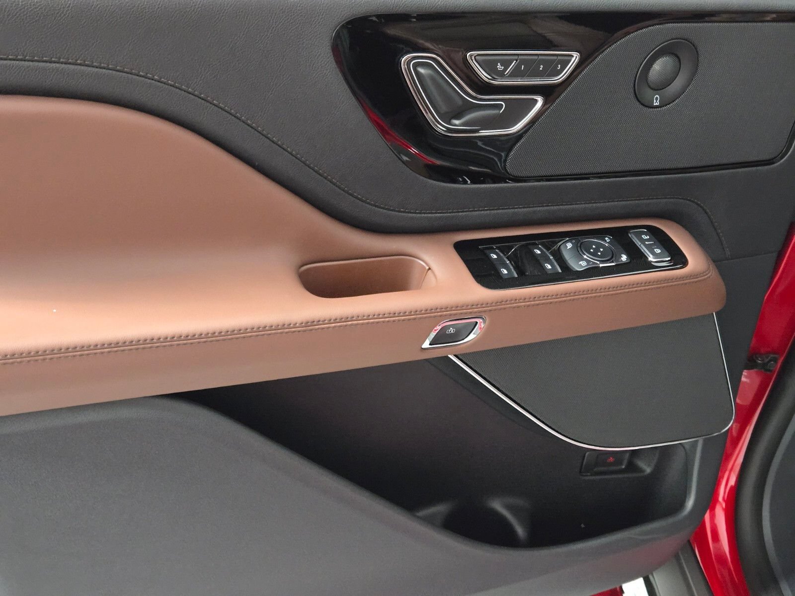 New 2026 Lincoln Aviator Reserve w/ Illumination Package RWD image 24