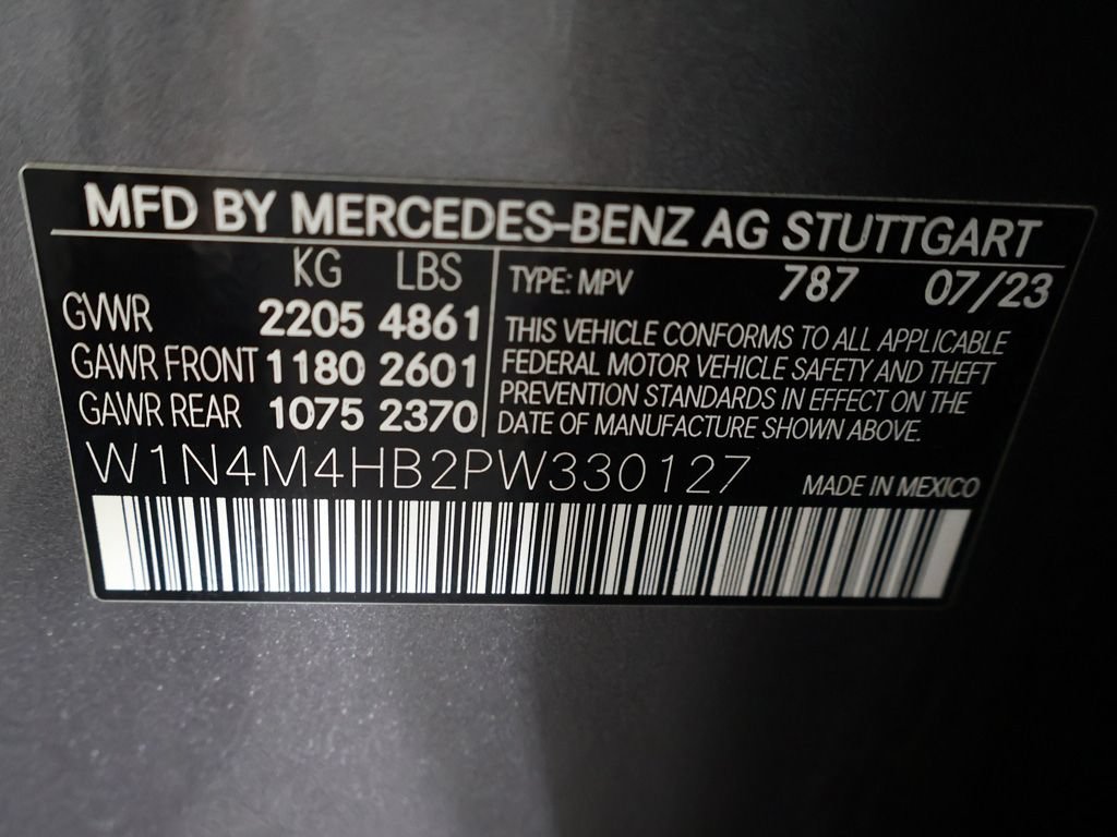 Used 2023 Mercedes-Benz GLB 250 4MATIC w/ Premium Package image 45