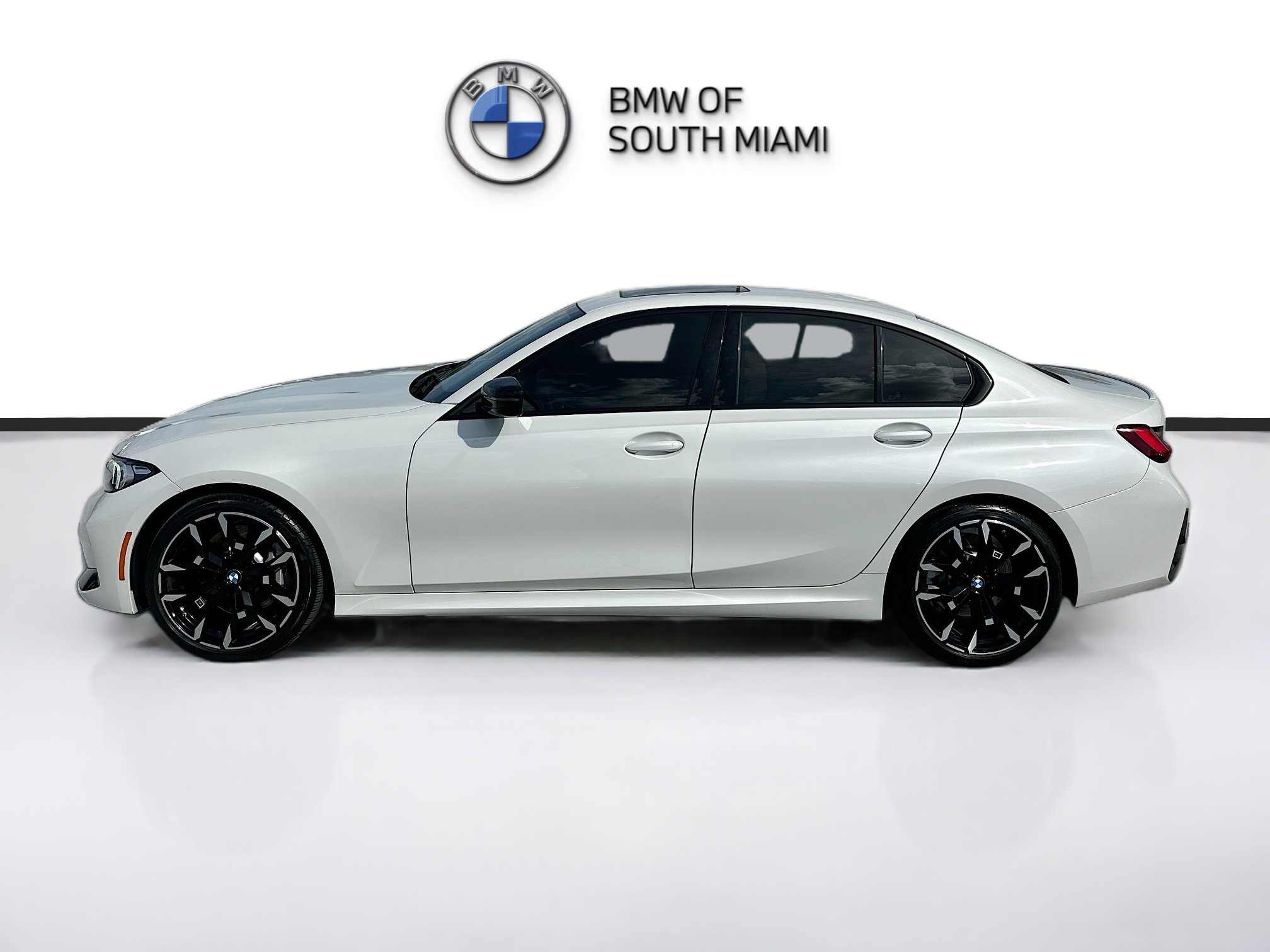 Certified 2025 BMW 330i Sedan w/ M Sport Package RWD image 4