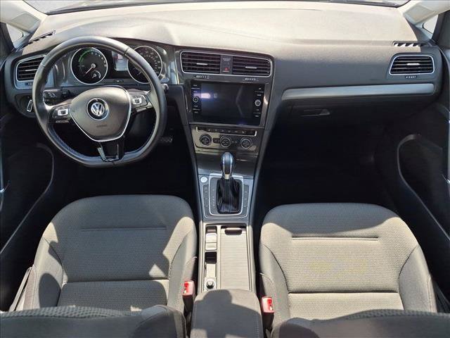 Used 2018 Volkswagen e-Golf SE w/ DC Fast Charging Package FWD image 17