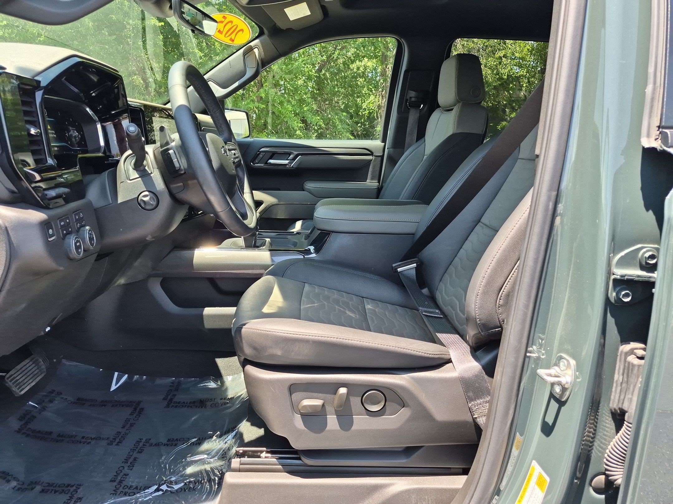 Used 2025 Chevrolet Silverado 1500 ZR2 w/ Technology Package AWD/4WD image 25