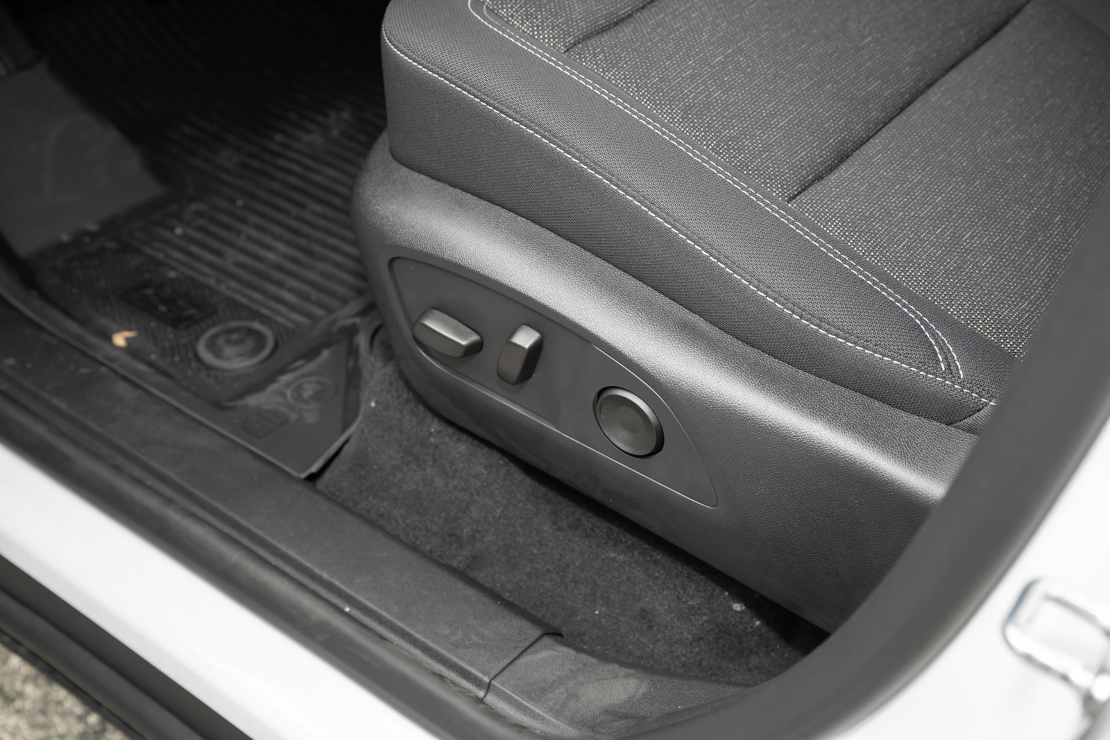 New 2026 Chevrolet Traverse LT w/ Driver Confidence Package image 15