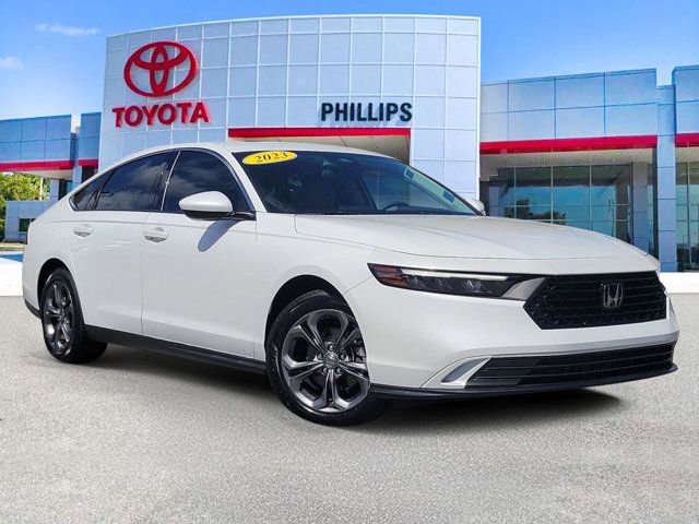 Used 2023 Honda Accord EX image 1