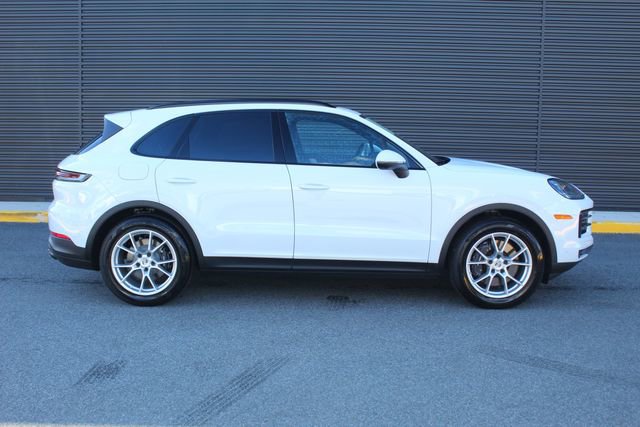 Certified 2025 Porsche Cayenne Base image 9