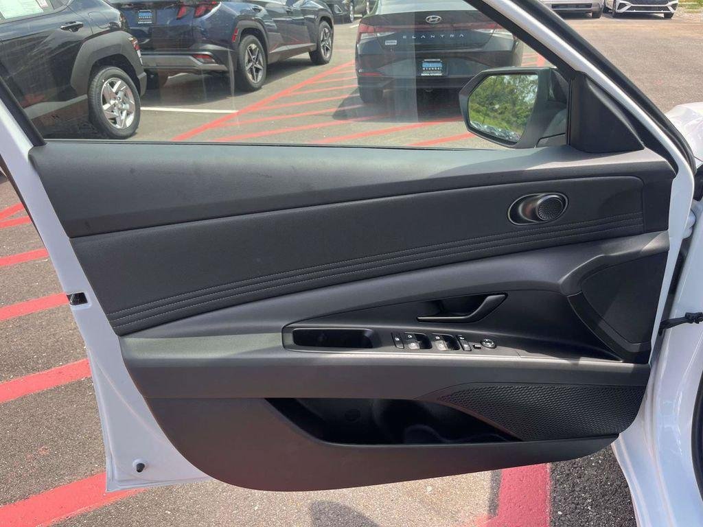New 2026 Hyundai Elantra SEL Sport FWD image 64