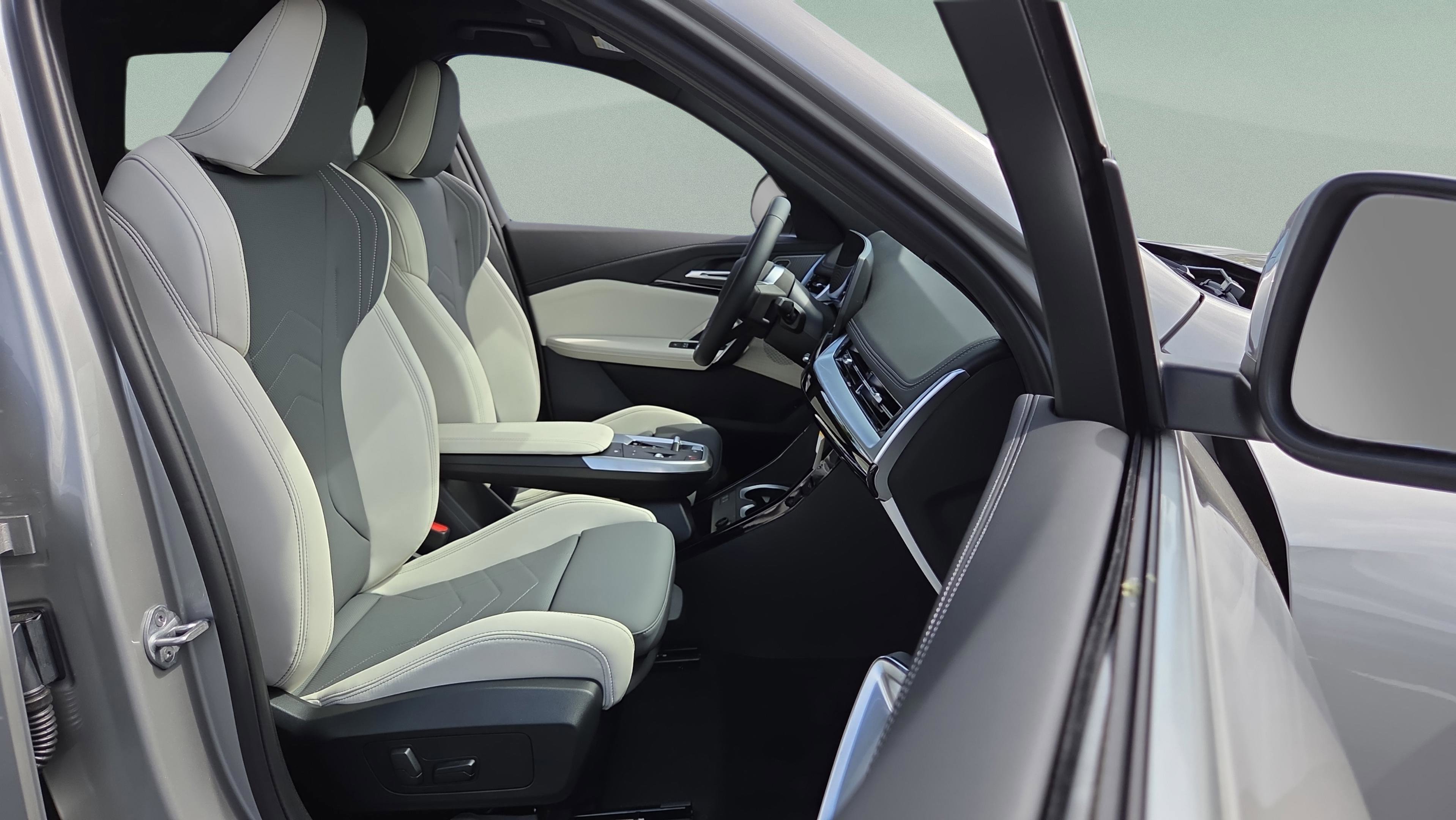 New 2026 BMW X1 xDrive28i w/ Technology Package AWD/4WD image 22