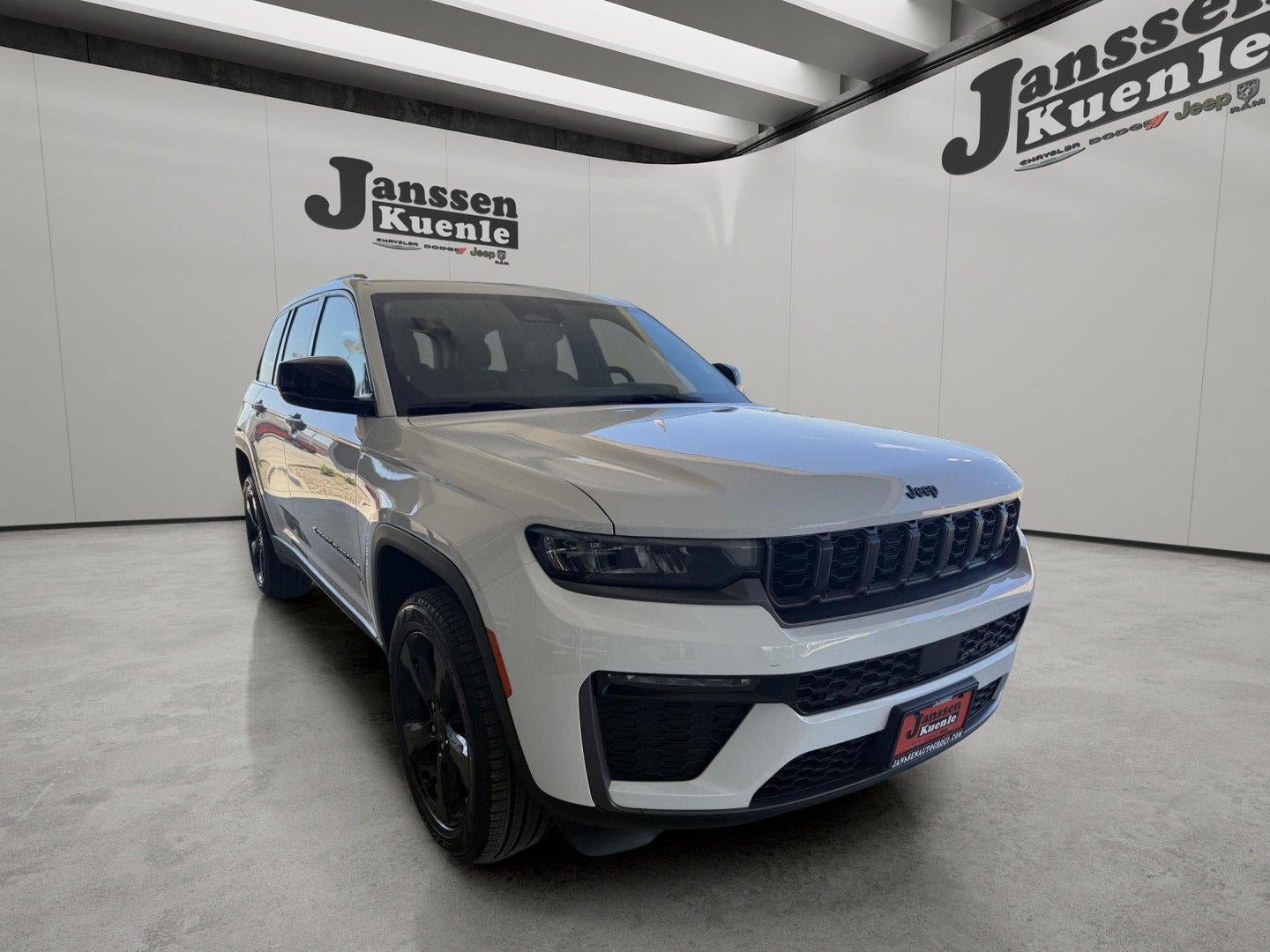New 2026 Jeep Grand Cherokee Limited w/ Limited Altitude Package AWD/4WD image 5