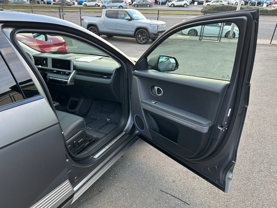 Used 2024 Hyundai Ioniq 5 Limited image 49