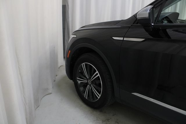 Used 2024 Volkswagen Tiguan Wolfsburg Edition w/ Panoramic Sunroof Package AWD/4WD image 30
