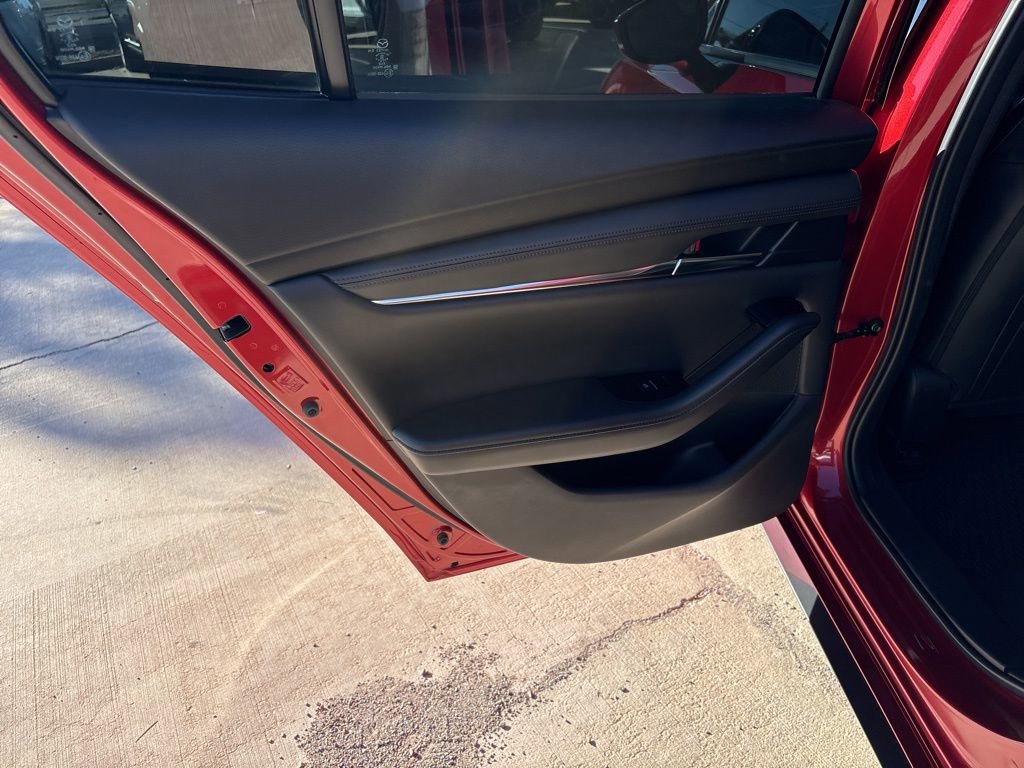 Used 2022 MAZDA MAZDA3 s image 17