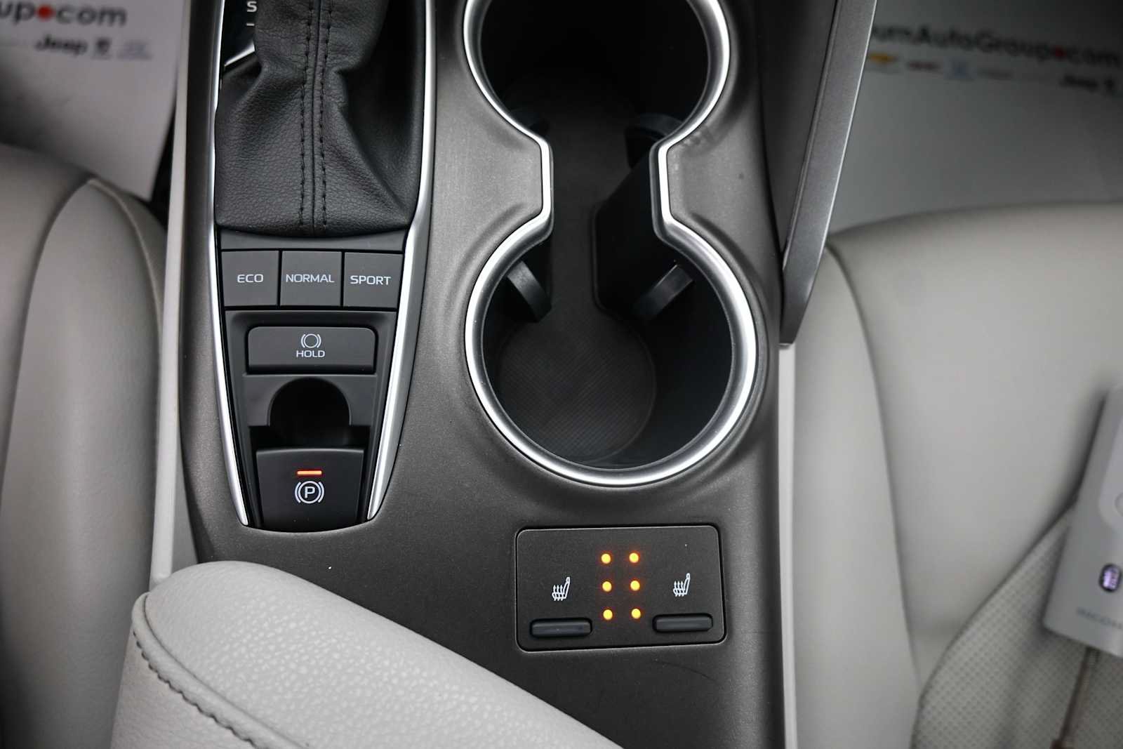 Used 2023 Toyota Camry XLE AWD/4WD image 9