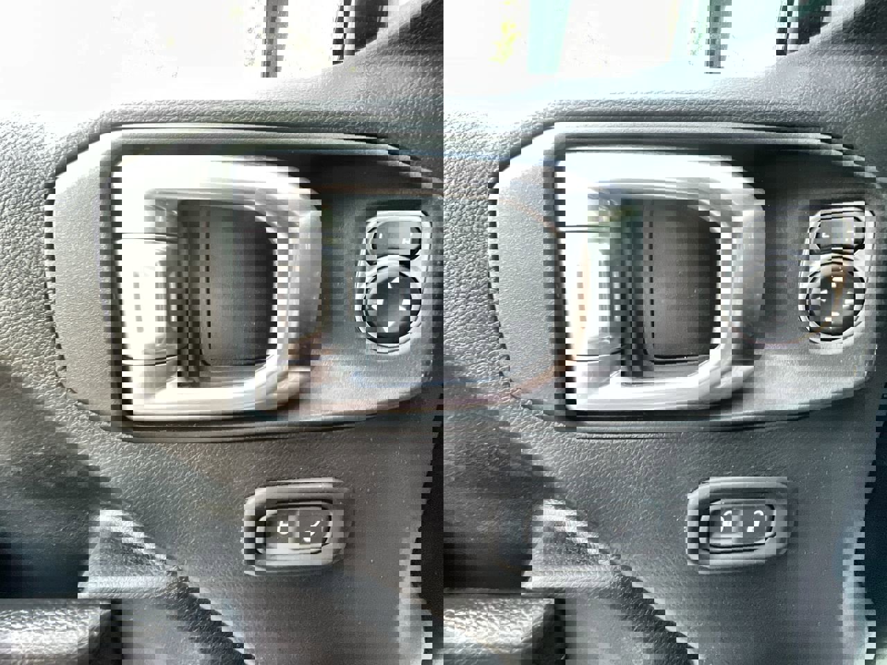 Used 2023 Jeep Gladiator Sport image 23