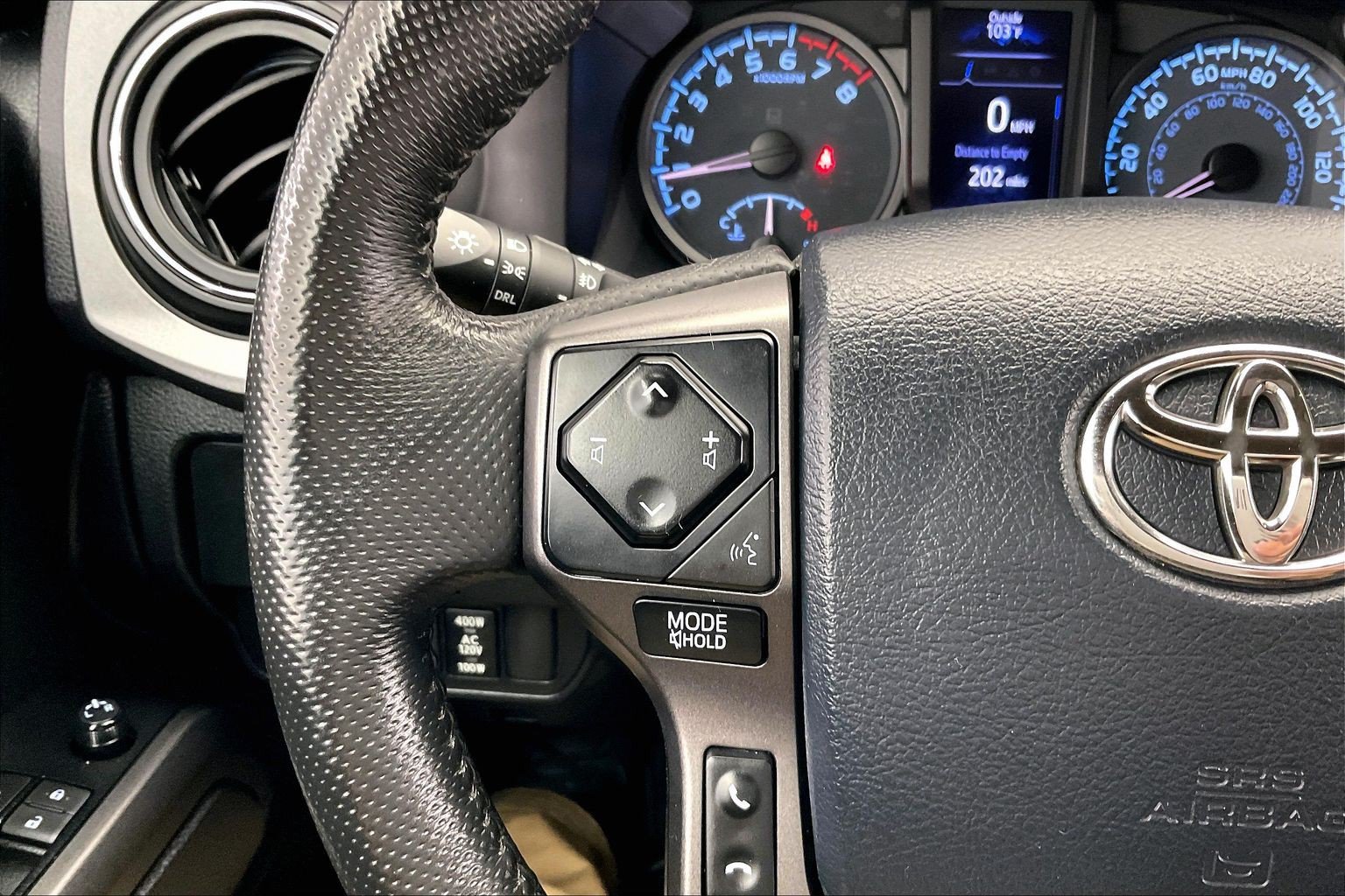 Used 2020 Toyota Tacoma TRD Off-Road w/ Technology Package AWD/4WD image 21