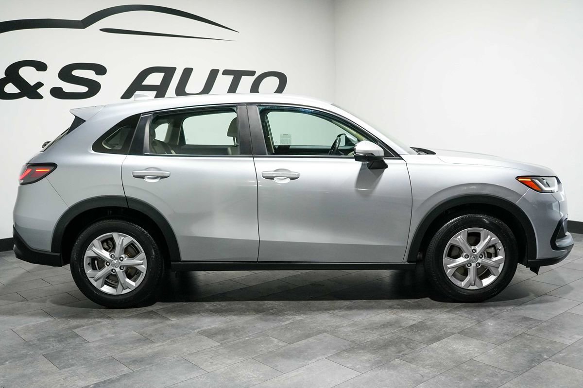 Used 2023 Honda HR-V LX image 6