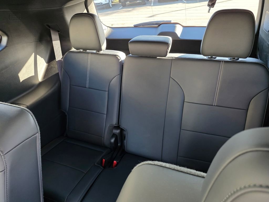 Certified 2024 GMC Acadia Elevation image 12