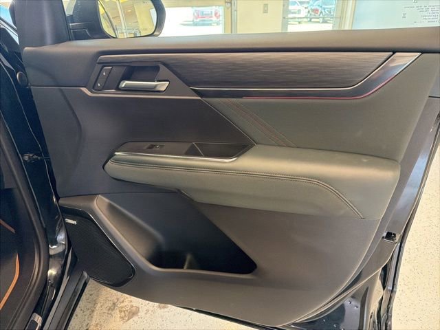 Used 2025 GMC Acadia AT4 w/ Luxury Package image 49