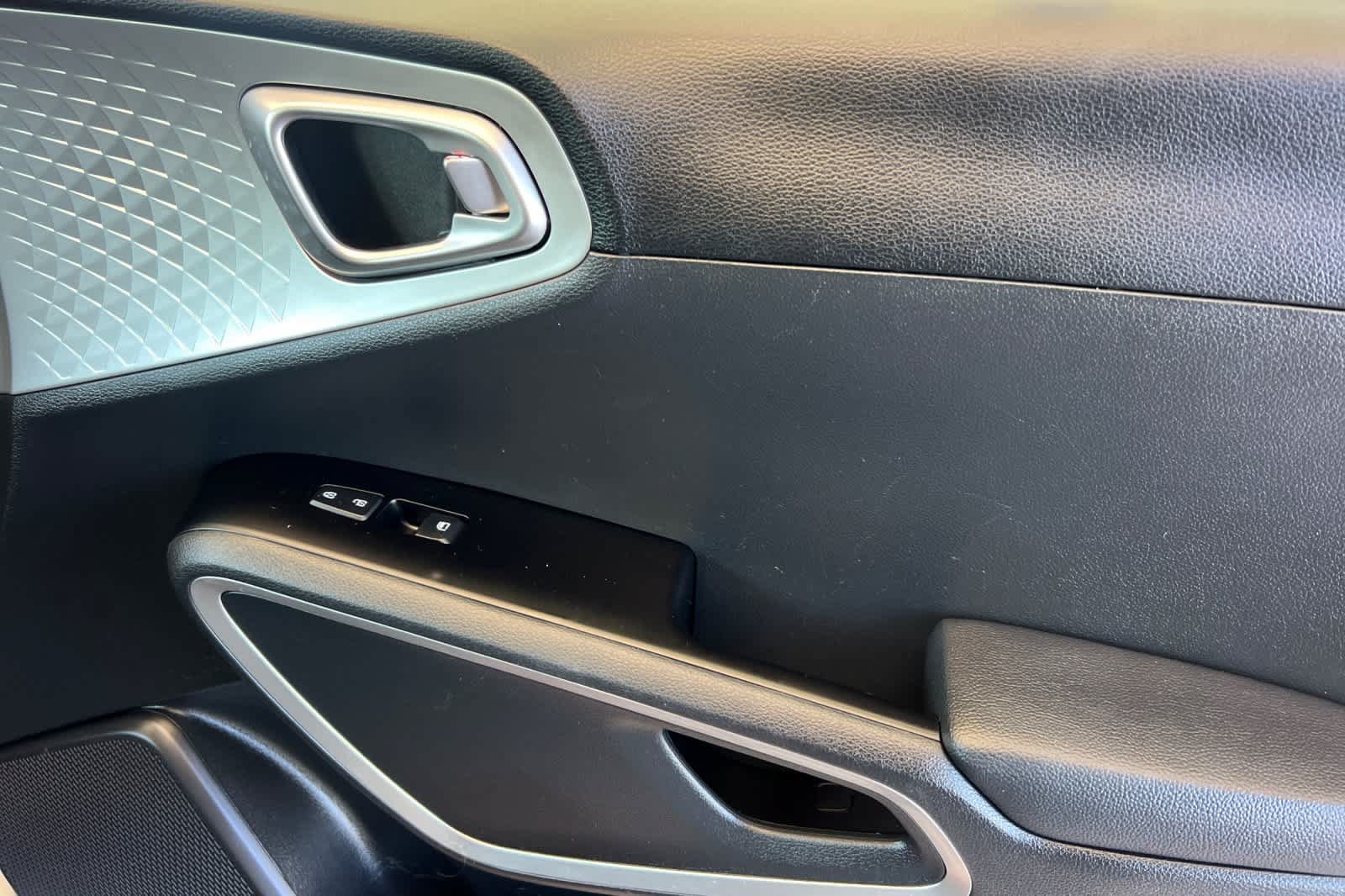 Used 2023 Kia Soul LX w/ LX Technology Package FWD image 18