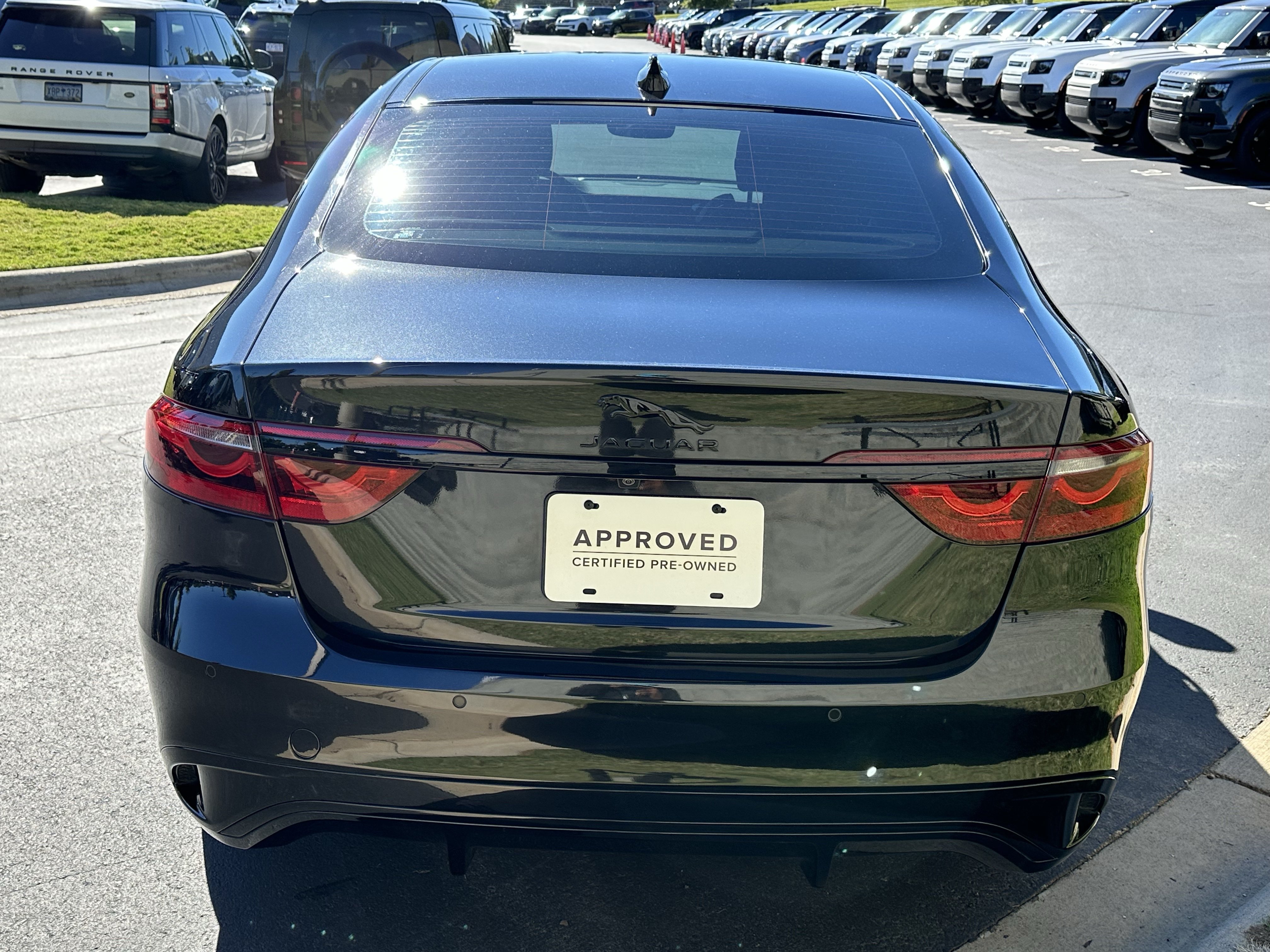 Certified 2024 Jaguar XF R-Dynamic SE AWD/4WD image 5